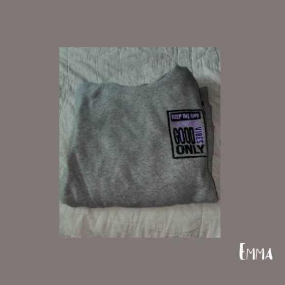 Good Vibes Hoodie ✰ - Picture 1 of 2